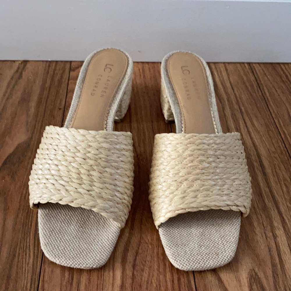 Worn once in perfect condition! Negotiable✅